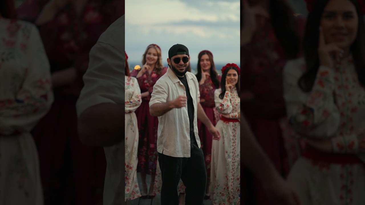 Кареглазая 👀￼ cover art