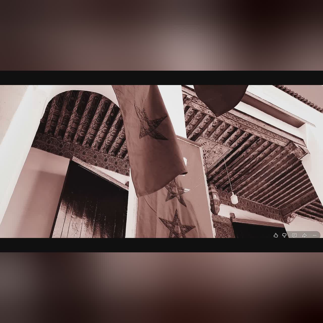 Niaks - MCM (Lyrics video) cover art