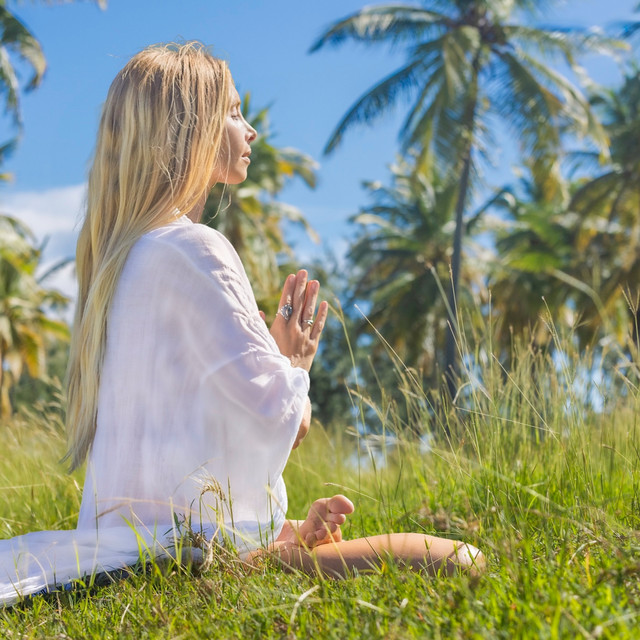 10 Min Meditation To Awaken Your Inner Power | Find Your Purpose & Confidence cover art