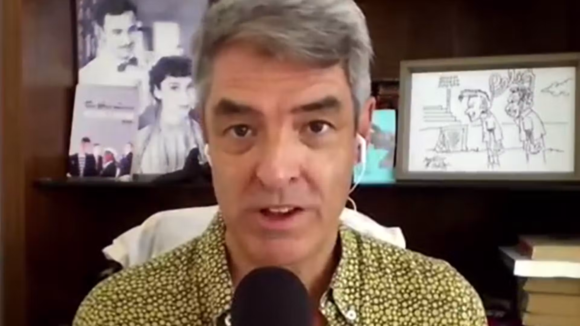 Tim Vickery analisa relação do brasileiro com o futebol: 'mal acostumado e frustrado' cover art