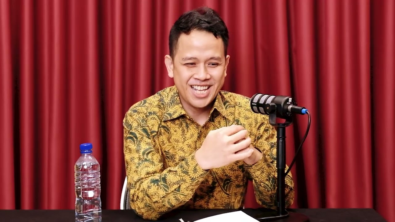 NGOMONGIN PEMBAJAKAN & BISNIS FILM SAMA KETUA BADAN PERFILMAN INDONESIA! | PODCAST CINE CRIB VOL. 32 cover art