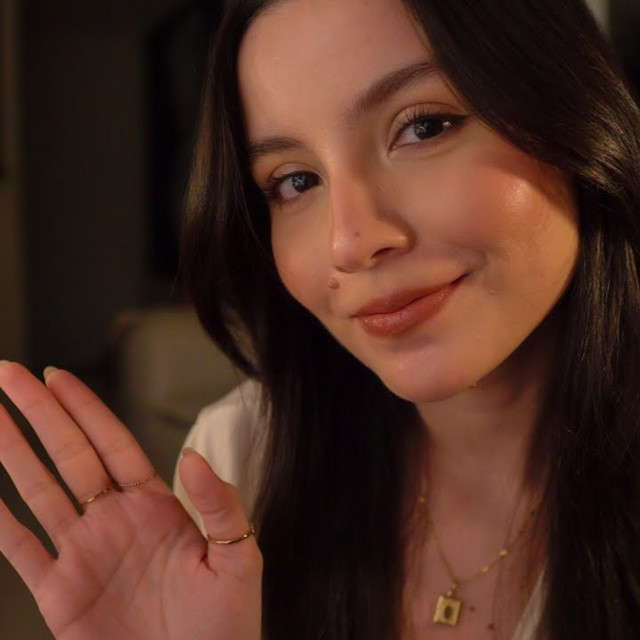meu primeiro asmr depois de 100 dias (voz suave, sussurros, pincel na tela e hand movements) cover art