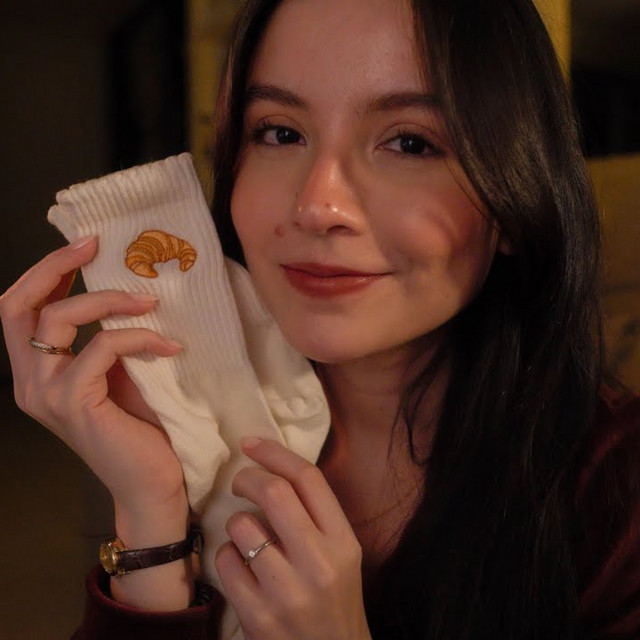 ASMR 🥐 30 minutos de atenção pessoal para relaxar e dormir (voz suave e sussurros) cover art