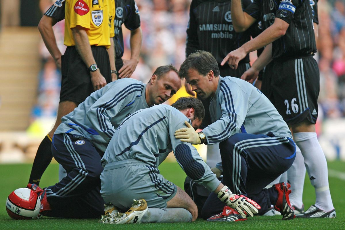 Cech speaks out on infamous head injury and thanks staff for 'the chance to live'