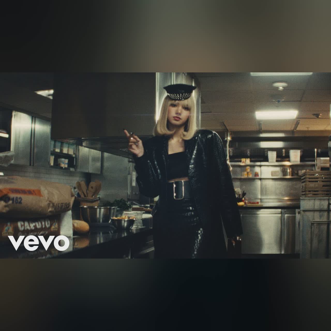 Tarantino (Official Music Video) cover art